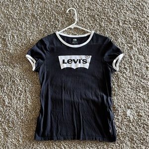 Women’s Levi’s black shirt
